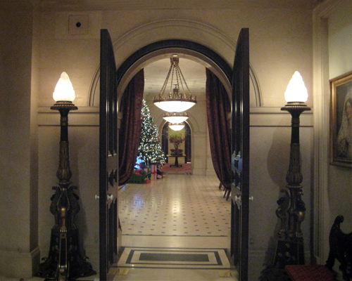 entrance to The Lanesborough Hotel